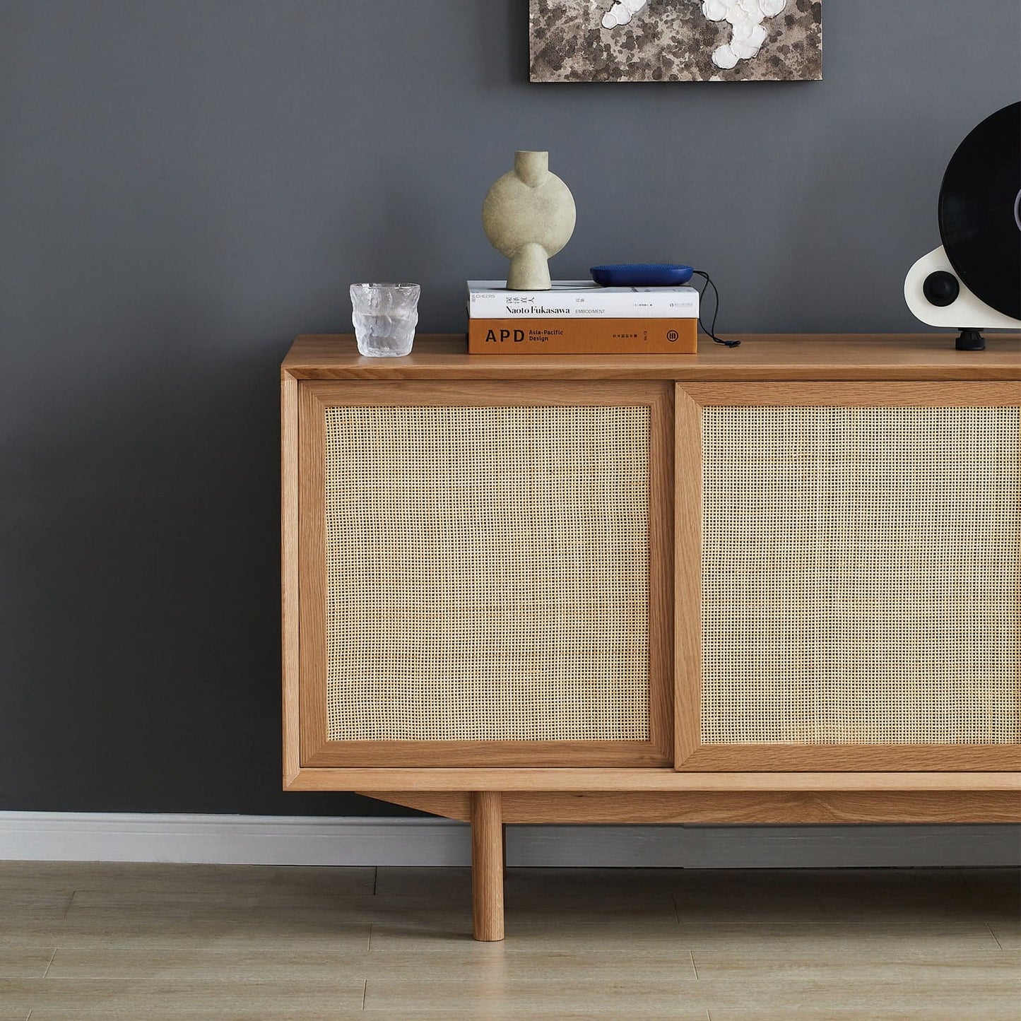 Credenza Torii / Ante e cassetti in rattan intrecciato