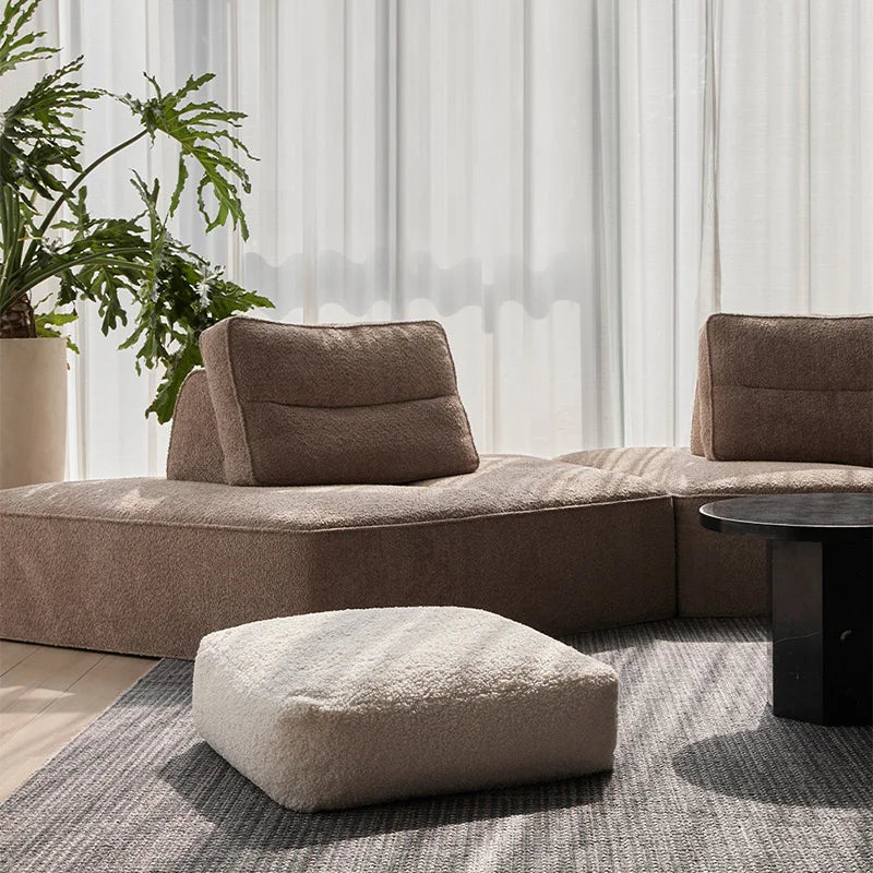 Pouf a forma di agnello