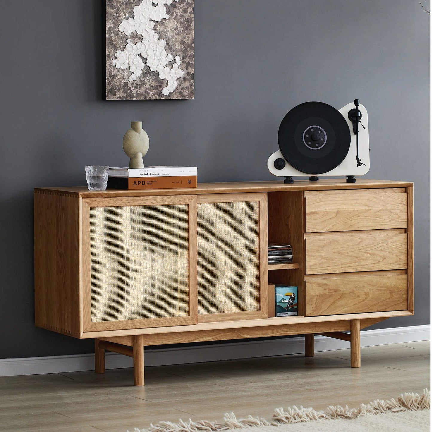 Credenza Torii / Ante e cassetti in rattan intrecciato